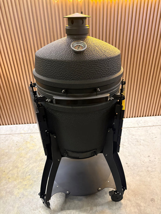 Avellana Kamado Phantom 22 – Black on Black Edition |