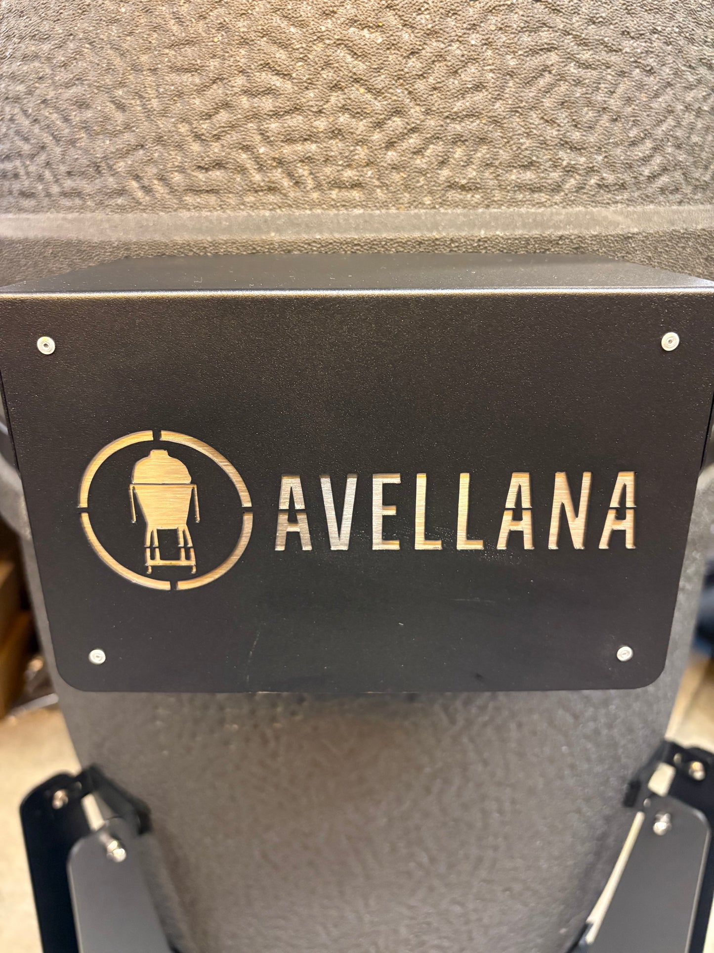 Avellana Kamado Phantom 22 – Black on Black Edition |