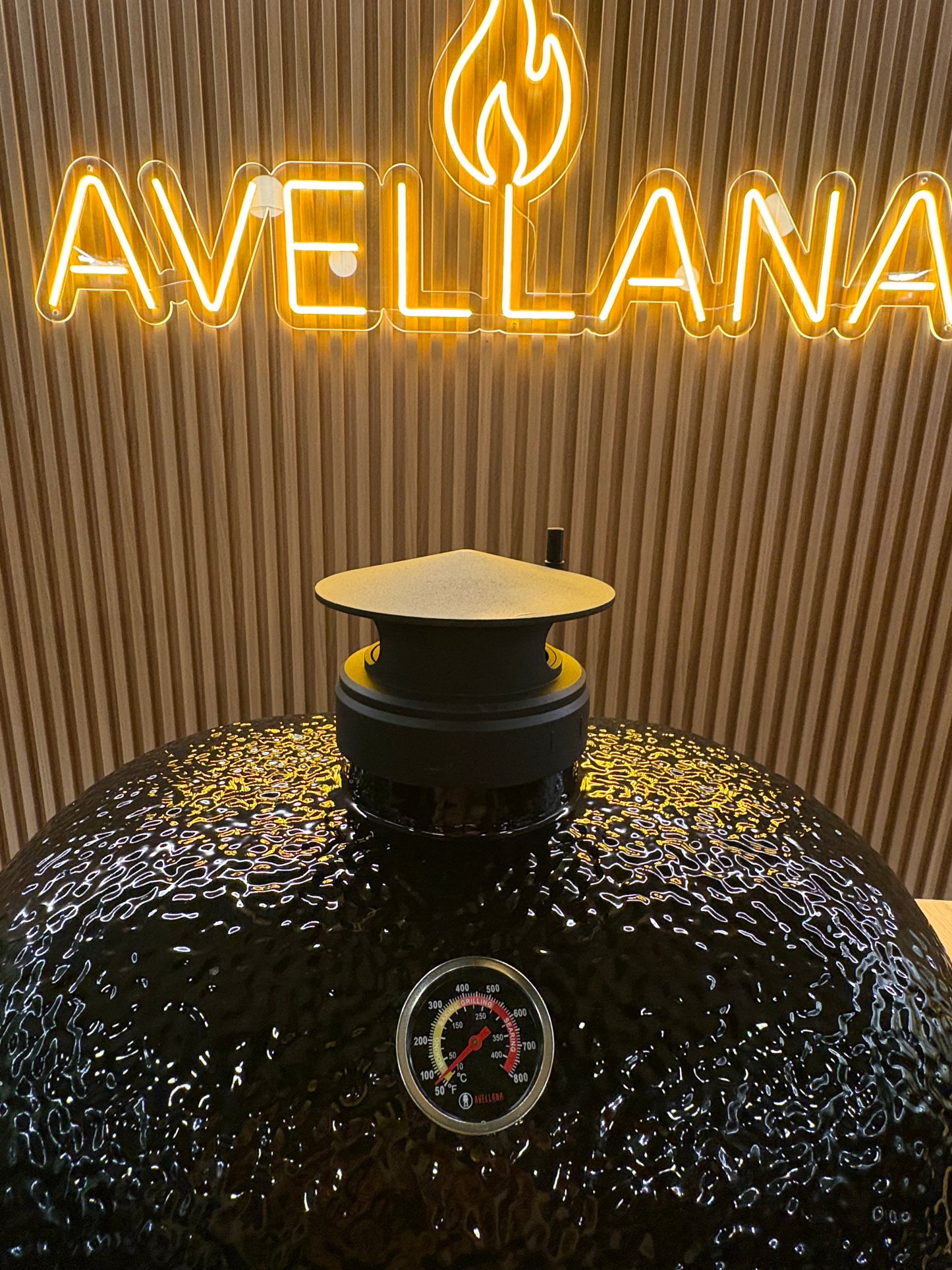 Avellana Kamado King Roaster 23.5" Oval